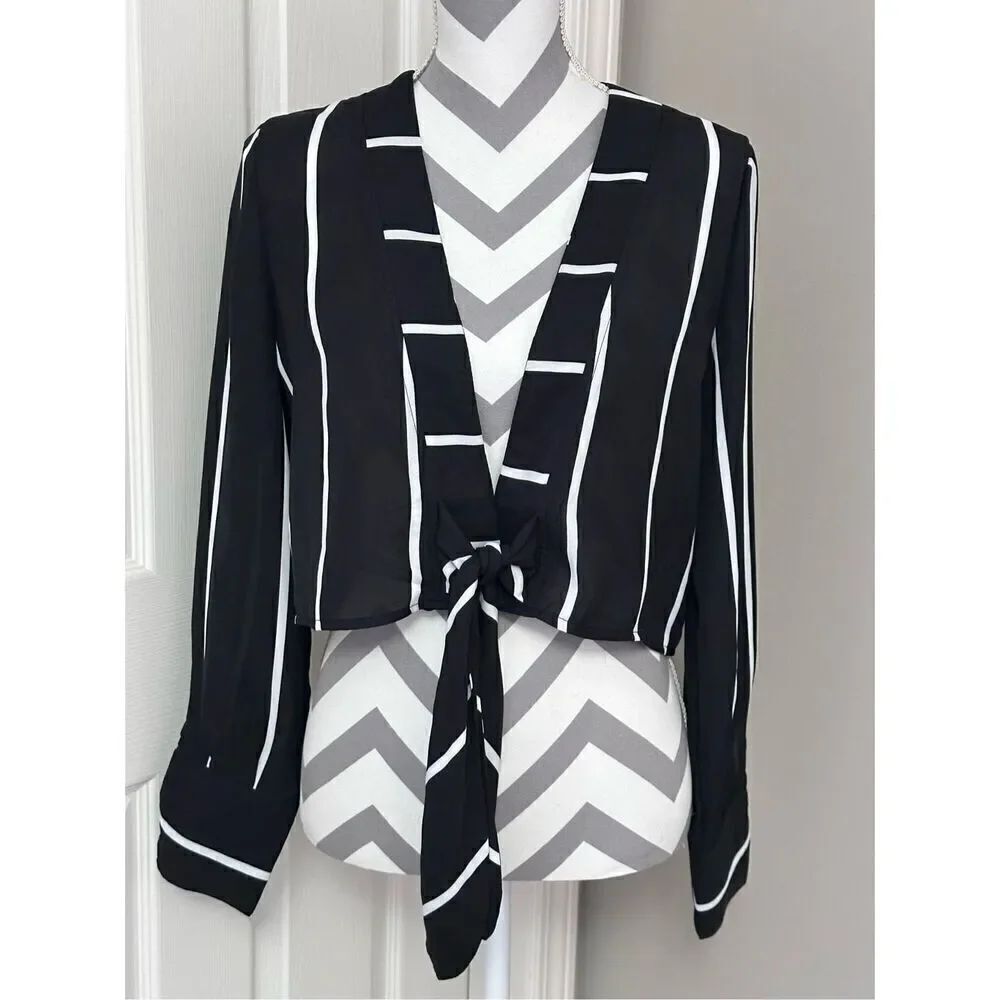 Pretty Little Thing Black tie front cropped blouse